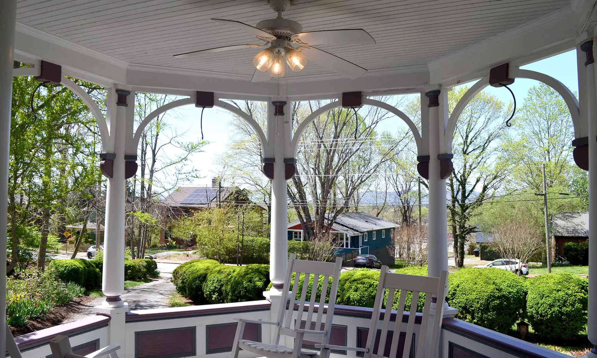 Member Pricing: B&B in Blue Ridge Asheville With Historic Charm