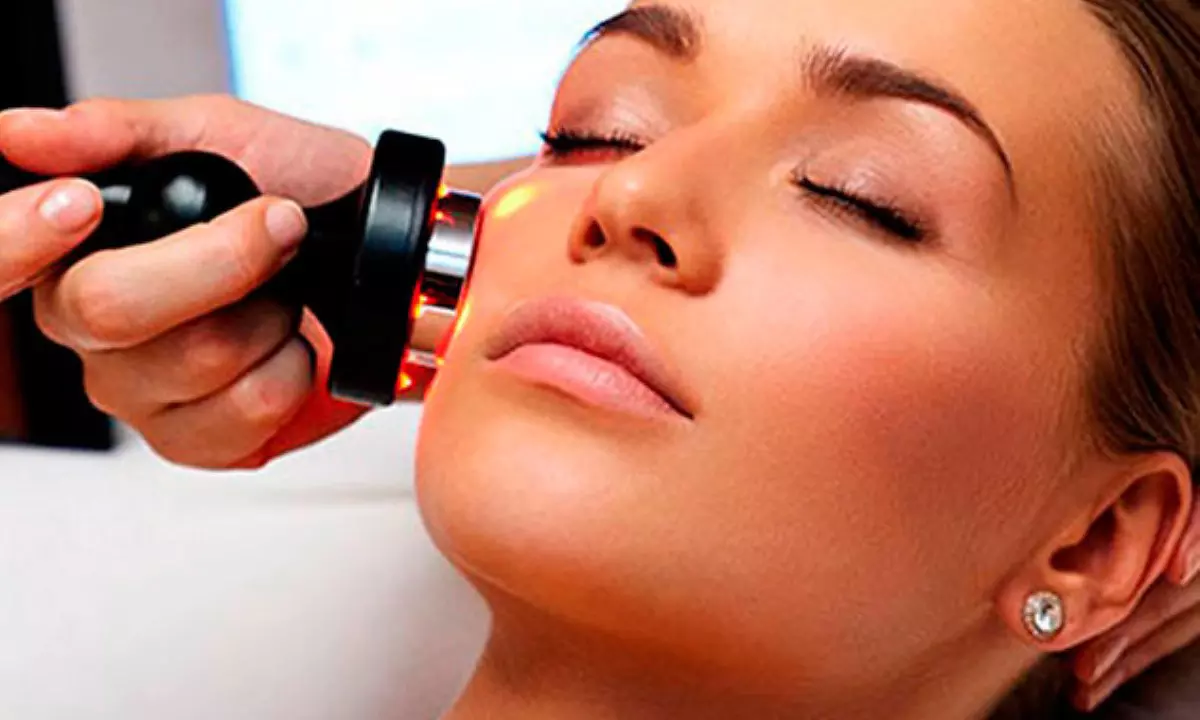 Limpieza facial con radiofrecuencia en Julia’s Beauty Nails Center