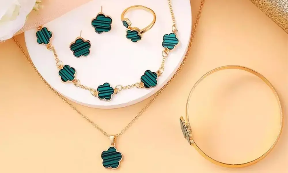 Five-Leaf Clover Jewelry Set