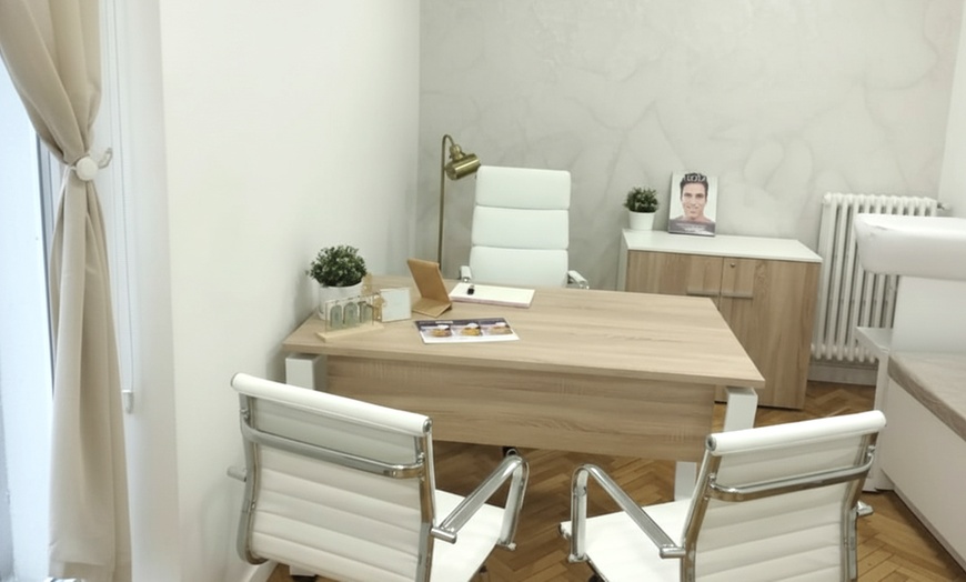 Image 3: Tratamiento de relleno facial en la clínica D Angelo medicina estética