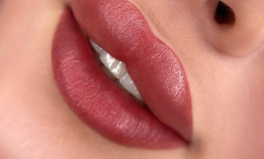 Image 3: Permanent Ombre Eyebrow, Eyeliner Tattoo or Lip Make-Up Session
