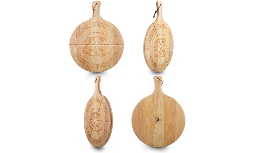 Image 5: Stormtrooper-Design Pizza Cutting Board or Cheeseboard