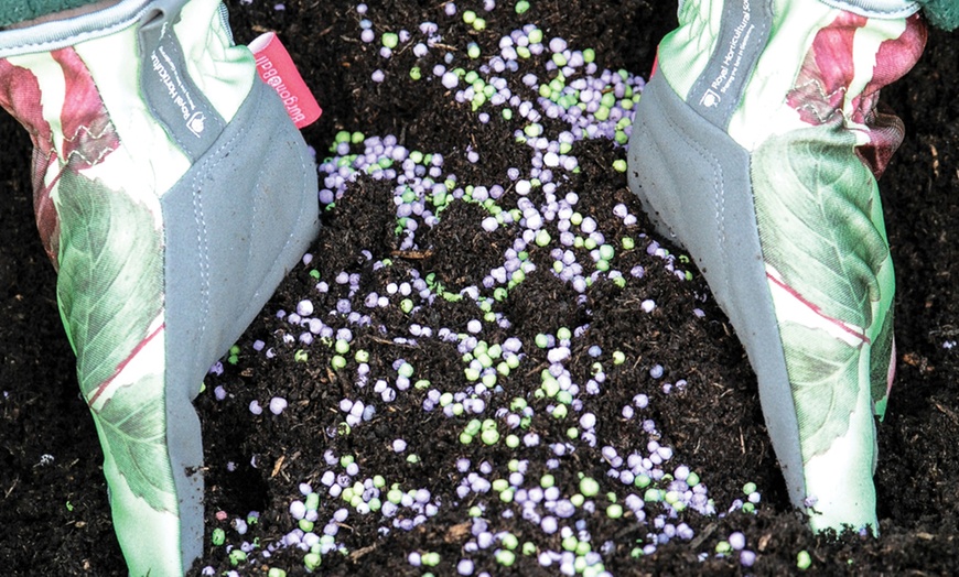 Image 2: Incredibloom Plant Fertiliser