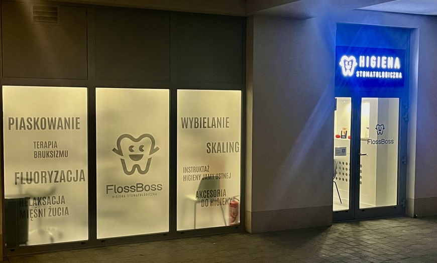 Image 7: Zadbaj o swój uśmiech: skaling, piaskowanie lub pełna higienizacja