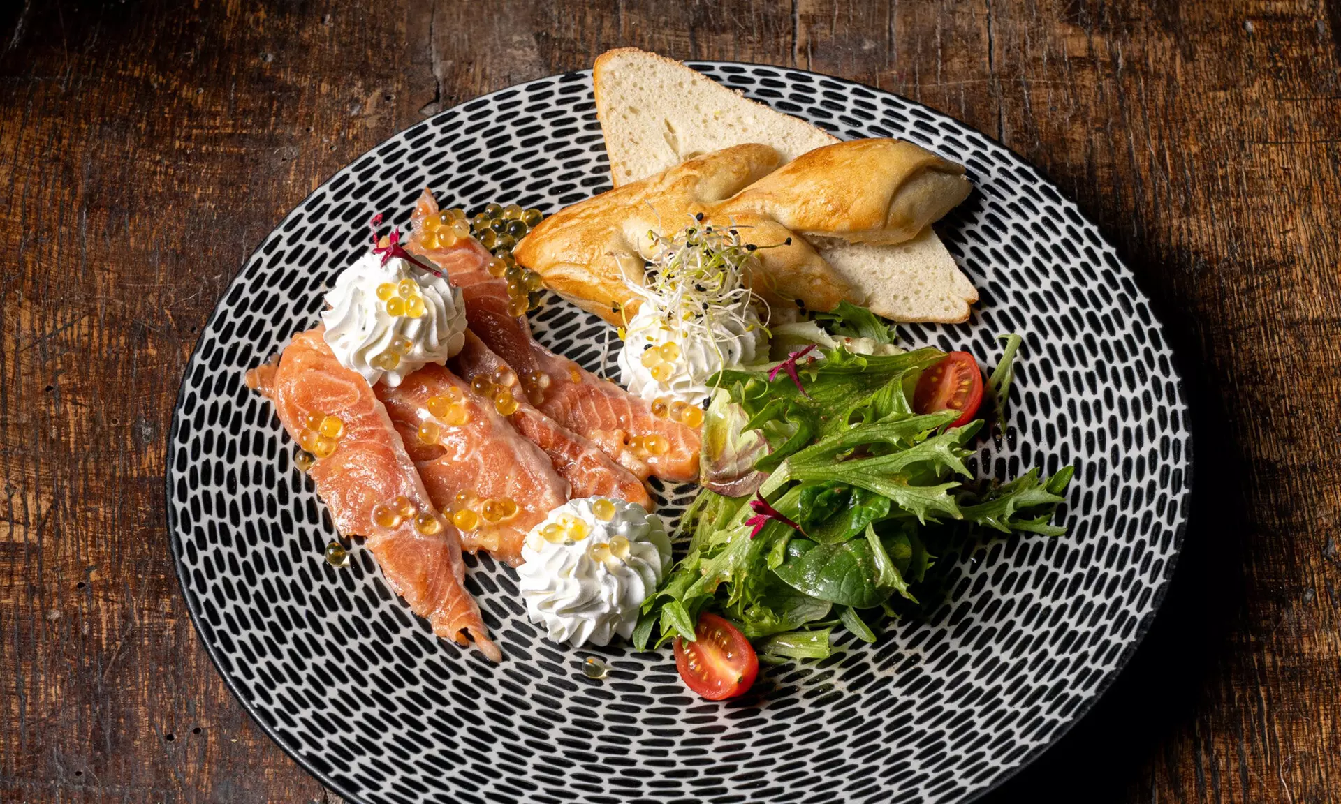 Menu authentique en 4 services au restaurant Le Moulin de la Sambuc