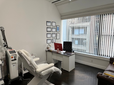 One AquaGold Facial with Hyaluronic Acid - Aesthetic Dermacare Club 