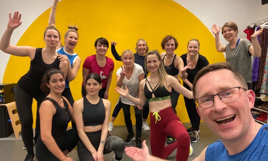 Image 3: 1, 3 oder 5 Zumba-Kurse à 90 Min. für 1 oder 2 Personen