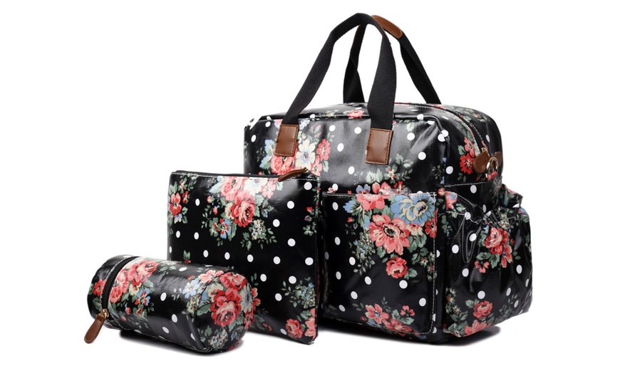 Image 9: Travel Baby Bag Set