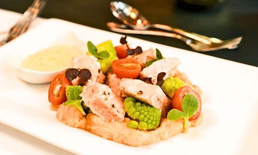 Image 5: „Summer in the City”, opt. mit Menü: 1 Ticket vom 20.04.-05.06.2025