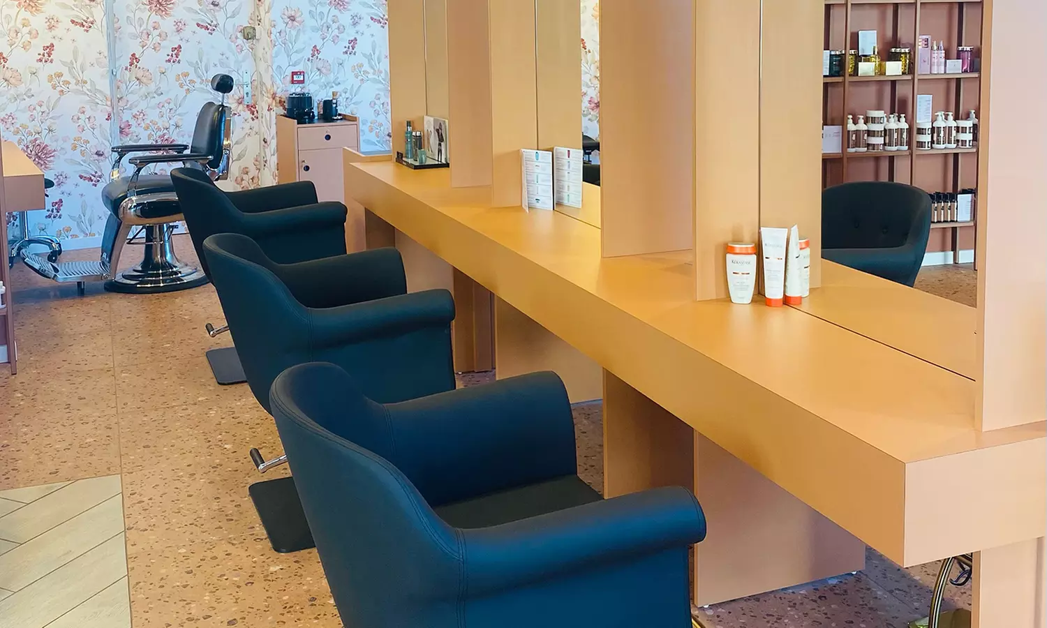 Pour un look rafraîchi : beauté des cheveux et des mains en option