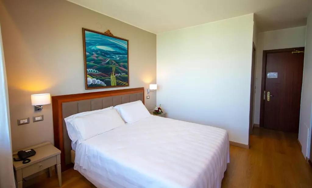 Lago Trasimeno 4*: camera doppia con colazione o mezza pensione