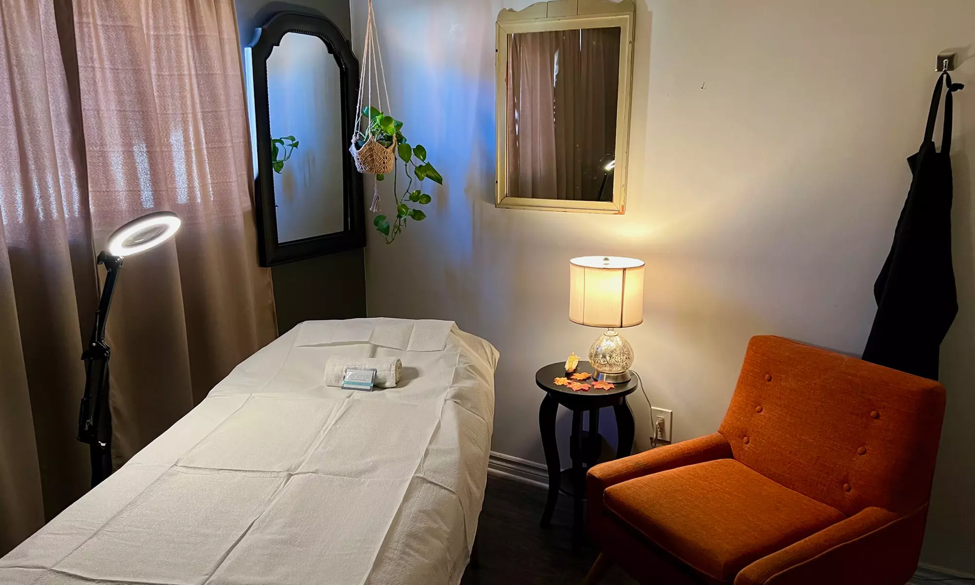 Women's Bikini, Brazilian, or Full Face Wax Available