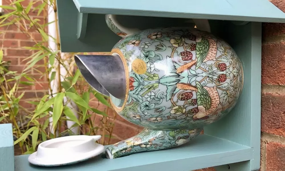 Teapot Birdhouse Feeder