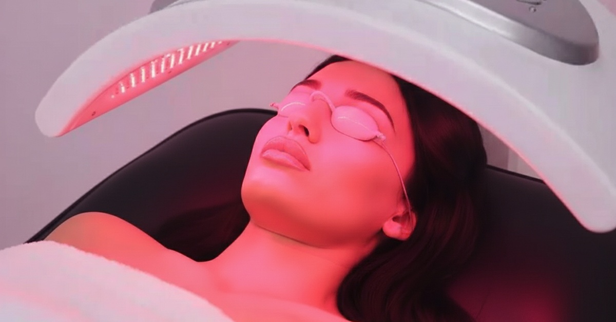 Limpieza facial completa con peeling en Estética Antelo, Madrid