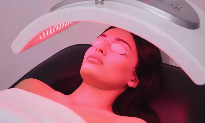 Image 1: Limpieza facial completa en 10 pasos en Estética Antelo