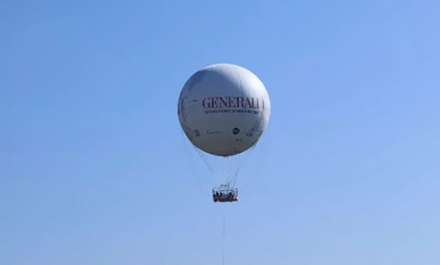Image 11: Superbe vue panoramique de Paris à bord du Ballon de Paris Generali