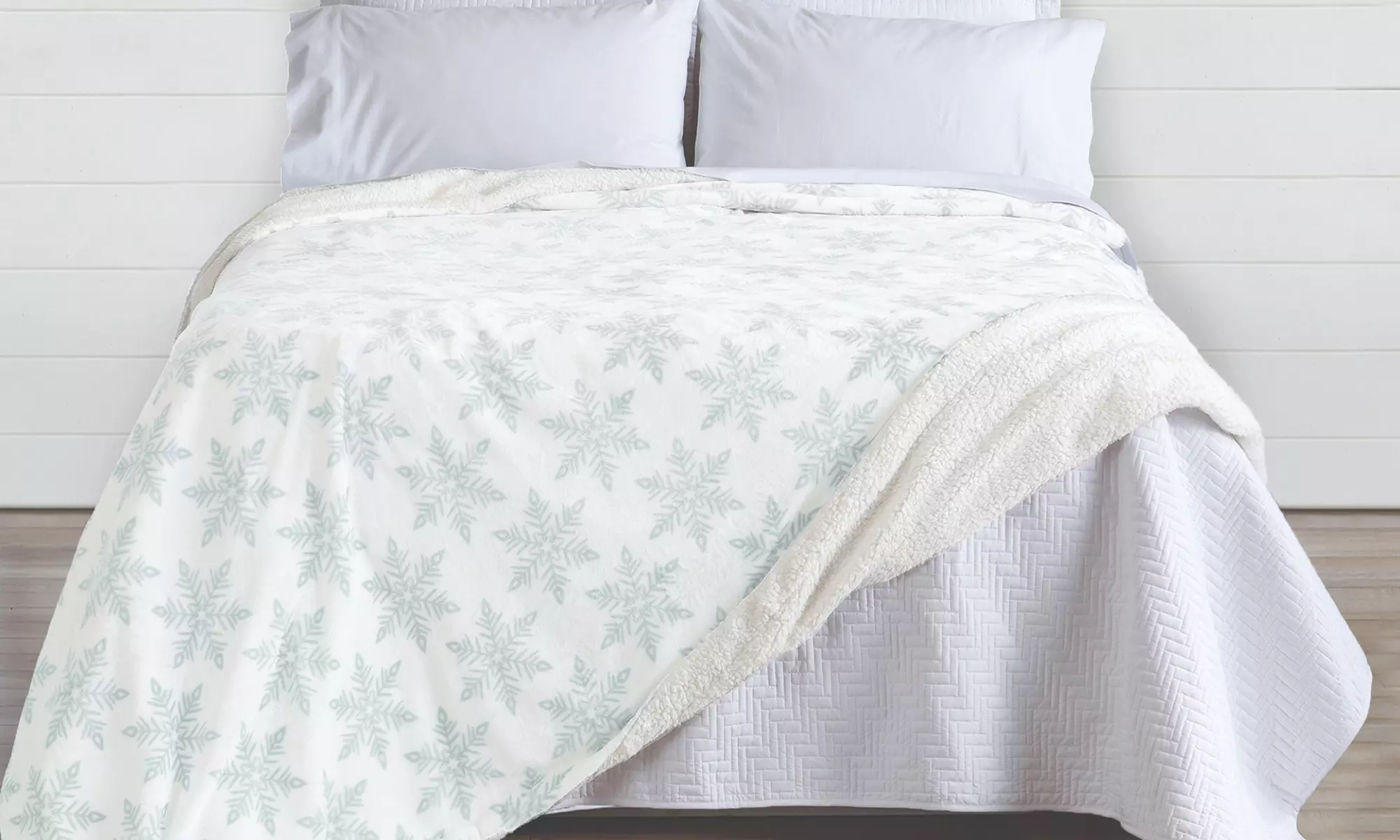 Cozy Plush Velvet & Sherpa Reversible Throw Blanket
