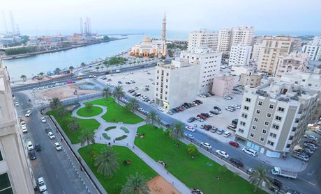 Sharjah: Stay with Fruit Basket