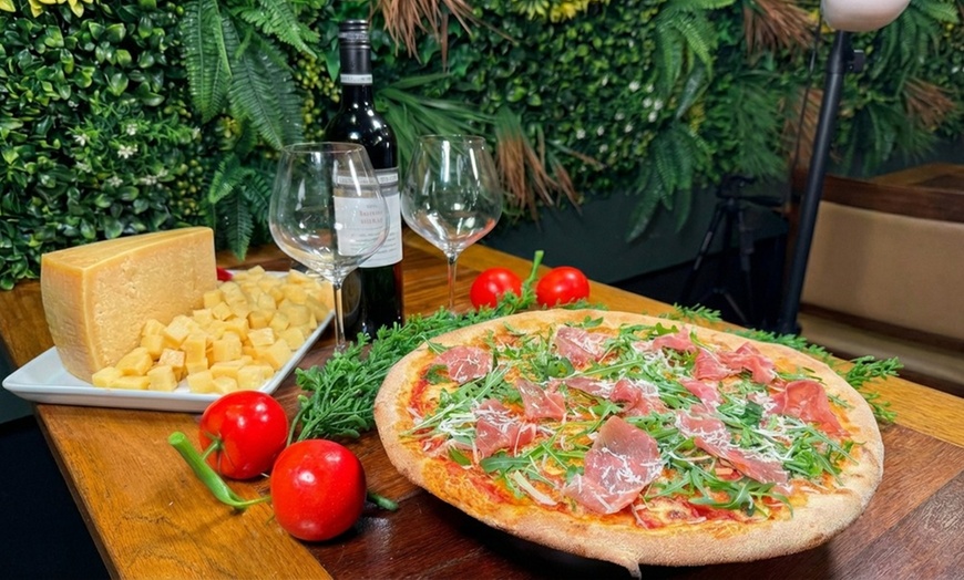 Image 5: Rodizio-Style Endless Pizza & Pasta Feast with Caipirinha