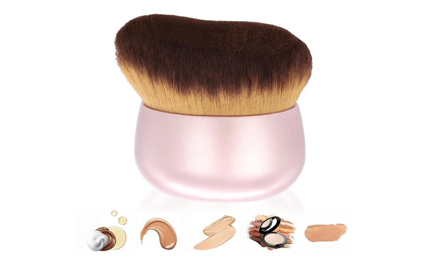 Image 3: Body Makeup Brush