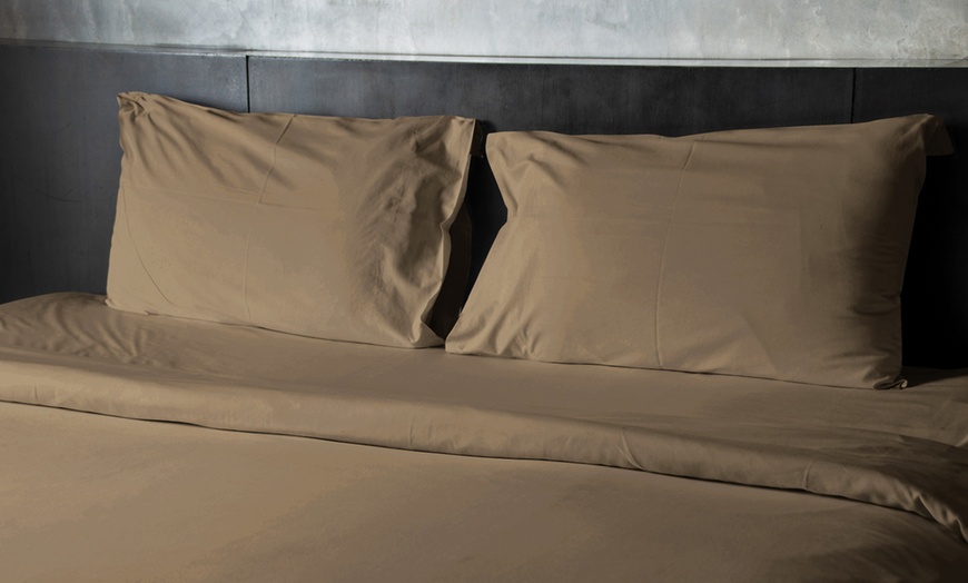 Image 12: King Size Bamboo Comfort 4-Piece 1800 Count Bedding - EXTRA SOFT DEEP SHEETS