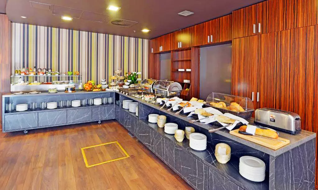 ✈ Budapest 4*: Volo diretto più 2 o 3 notti in hotel con colazione