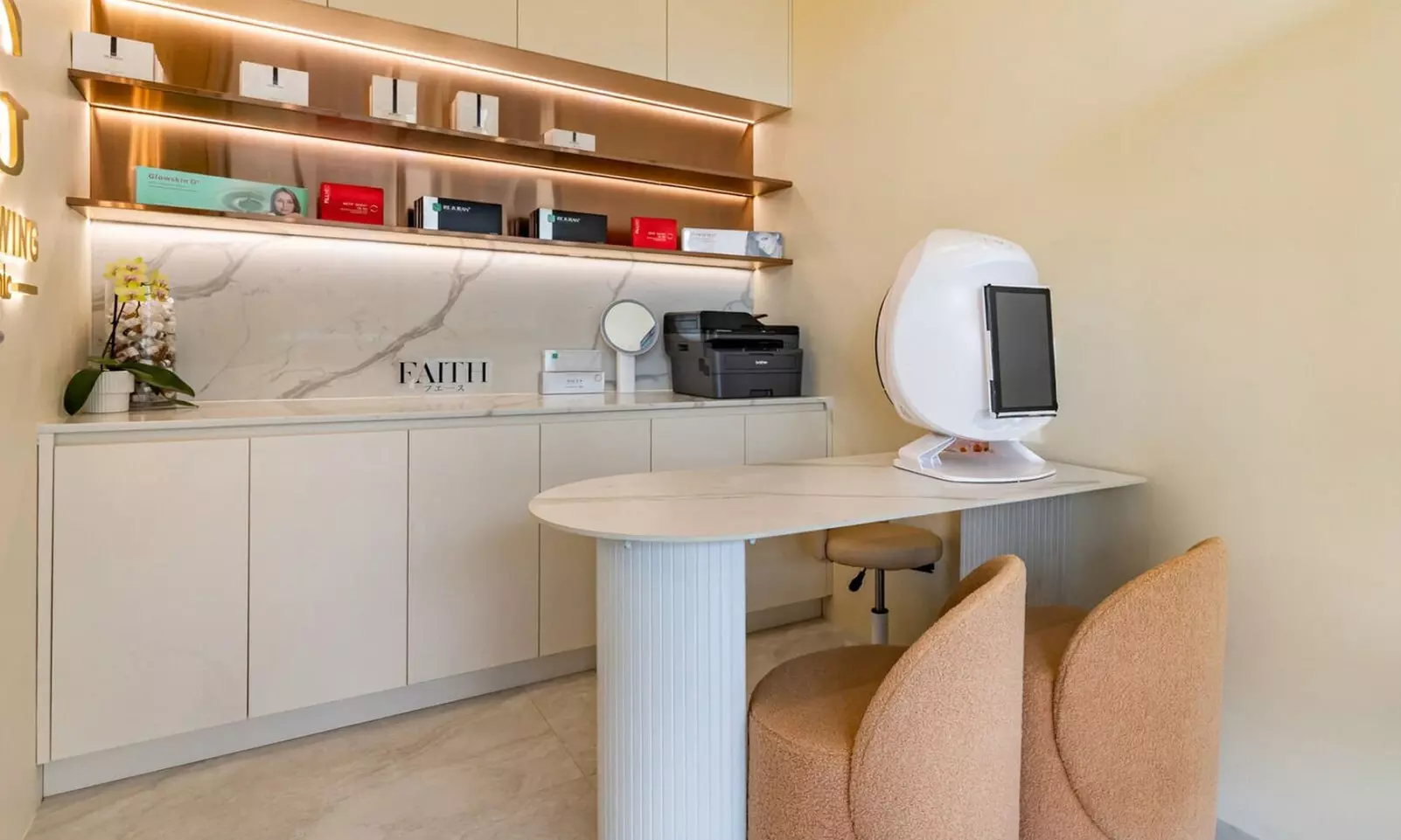 60 Min Aqua Deep Cleansing or 90 Min Payot Paris Hydrating Facial