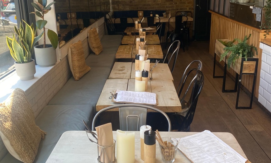 Image 5: 2,3, or 4 Mains/Sharing Plates + Beers/Wine/Cocktails: For 2, 3, or 4