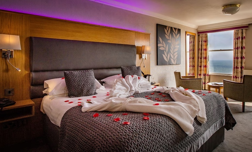 Image 8: 4* North Yorkshire: Spa Stay with Breakfast & Dinner & More