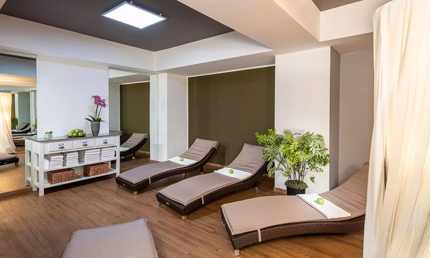 Wellness-Frühstück inkl. 60 / 90 Min. Massage & 2 Std. Sauna/Ruheraum
