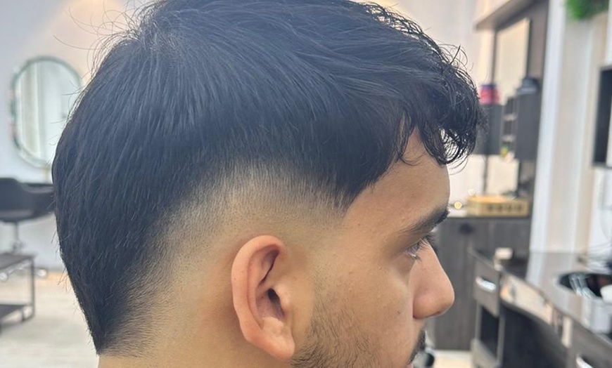 Image 6: Herren-Haarschnitt opt. inkl. Bart-Pflege für 1 Person