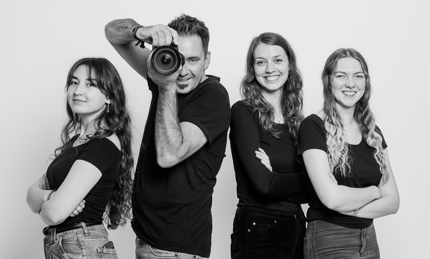 Image 14: 90 Min. Fotoshooting-Erlebnis für 1 - 5 Personen inkl. 3 Bilder