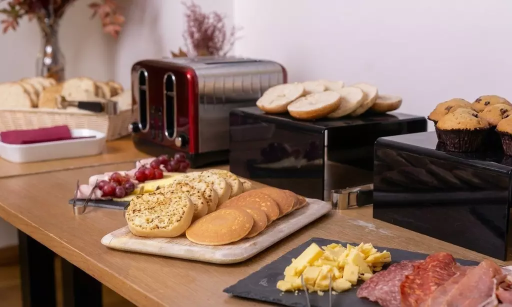 Devon: 1-3 Nights stay with Dining & Breakfast Options