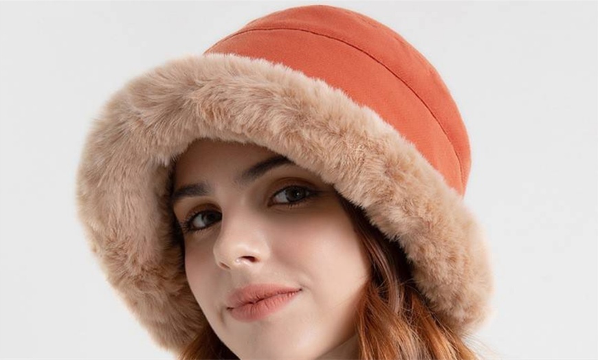 Image 3: Women's Winter Faux Fur Bucket Hat