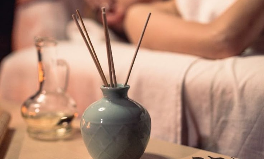 Image 6: Discover Serenity with a 45-60 Min Indian Back,Neck & Shoulder Massage