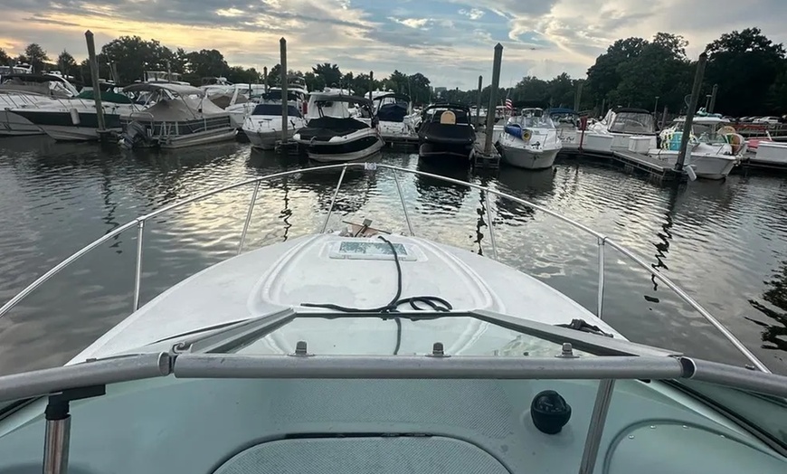 Image 5: Explore with 1 Hr Boat Rental or 2 Hr Boat Rental for Up to 8 People