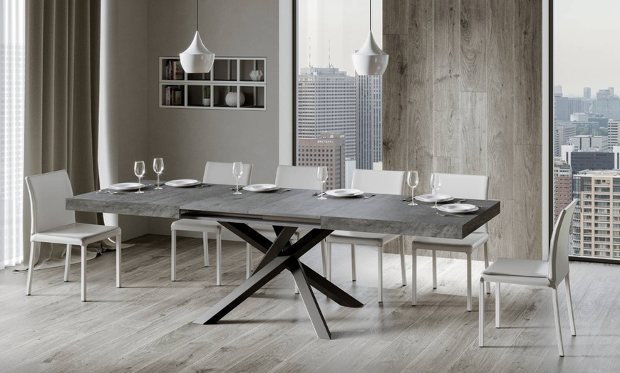 Image 16: Verstelbare eettafel in verschillende designs