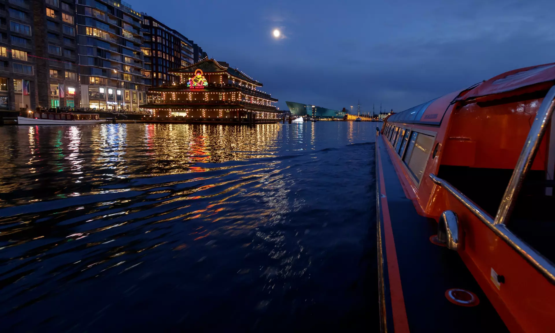 Nächtliche Grachten-Rundfahrt in Amsterdam für 1 Erwachsenen / 1 Kind