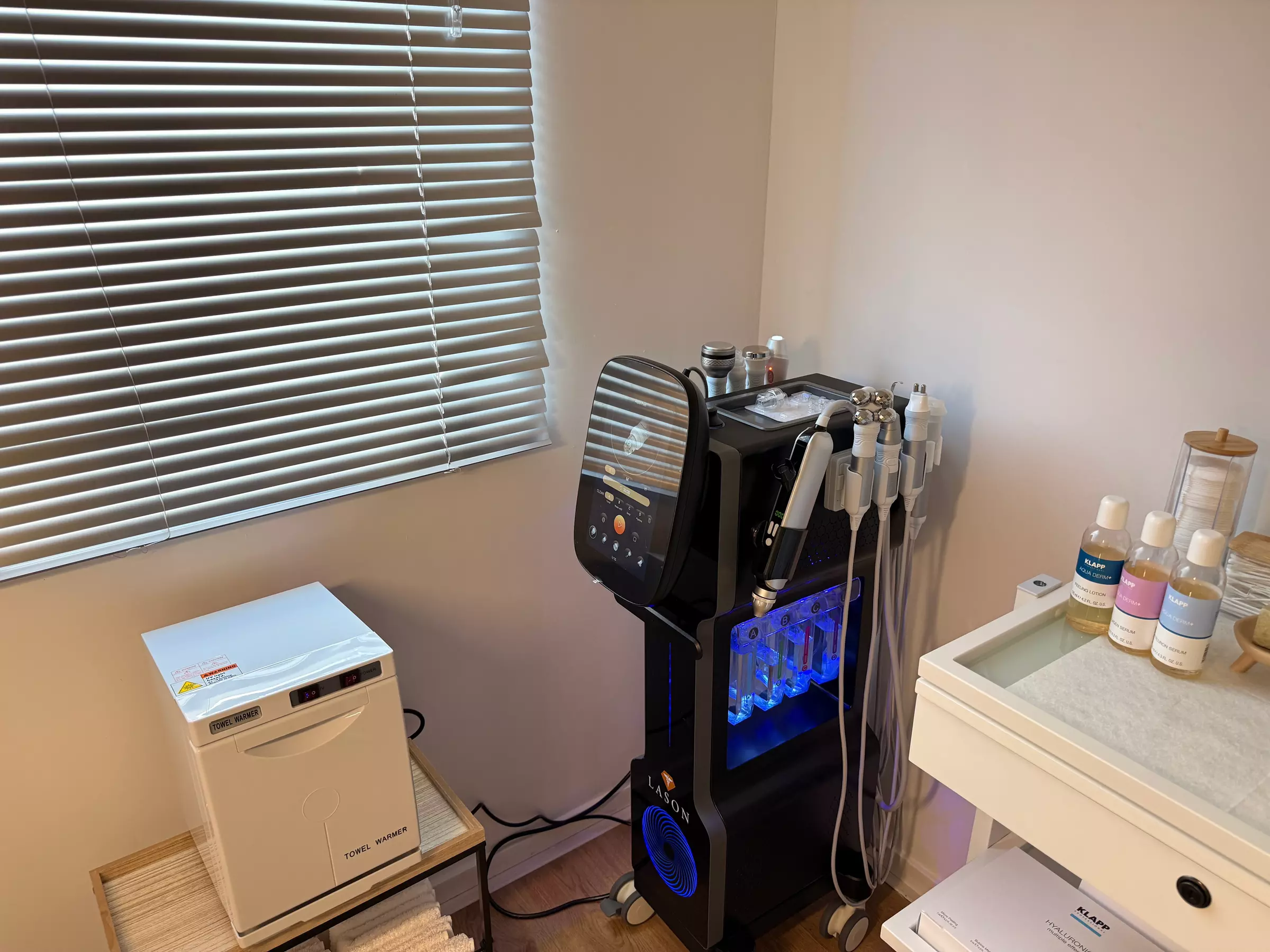 Hydrafacial Glow & Lashlifting bij Beauty Clinic by Nouha