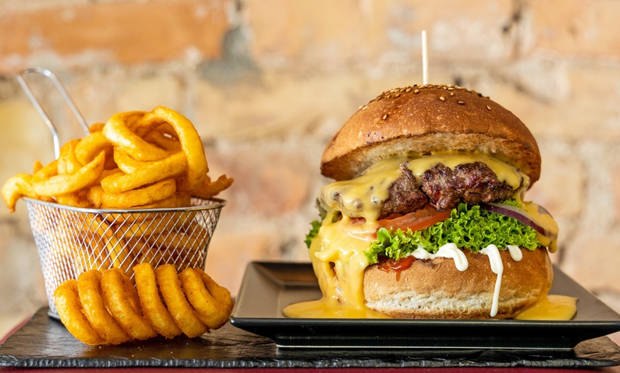 Image 1: Burger nach Wahl mit Beilage und Getränk für 1 oder 2 Personen