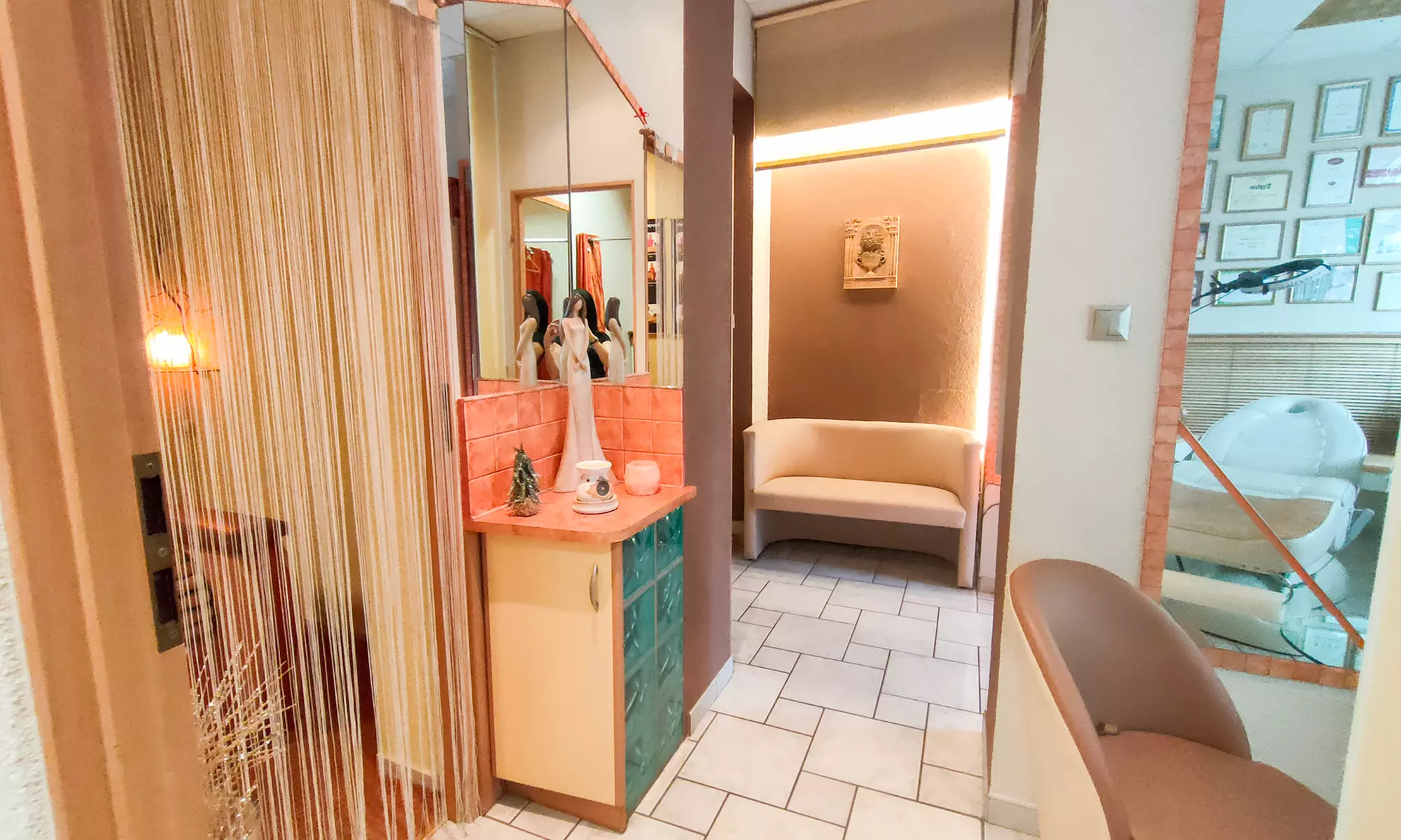 Masaż twarzy, szyi i dekoltu z peelingiem oraz maską kremową