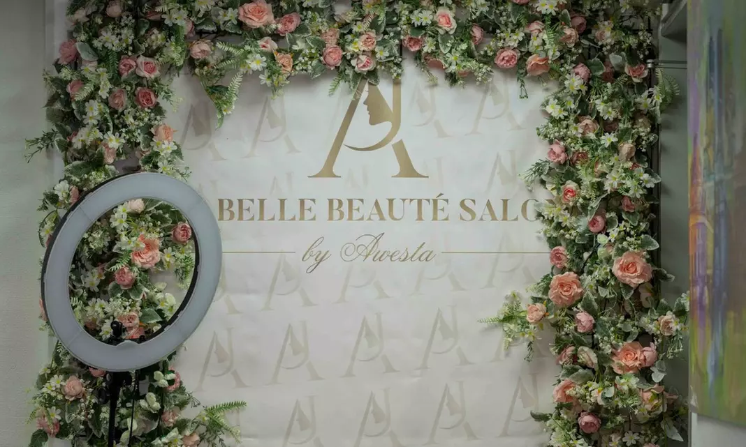 Wimpern- und/oder Augenbrauen-Lifting inkl. Färben für 1 Person