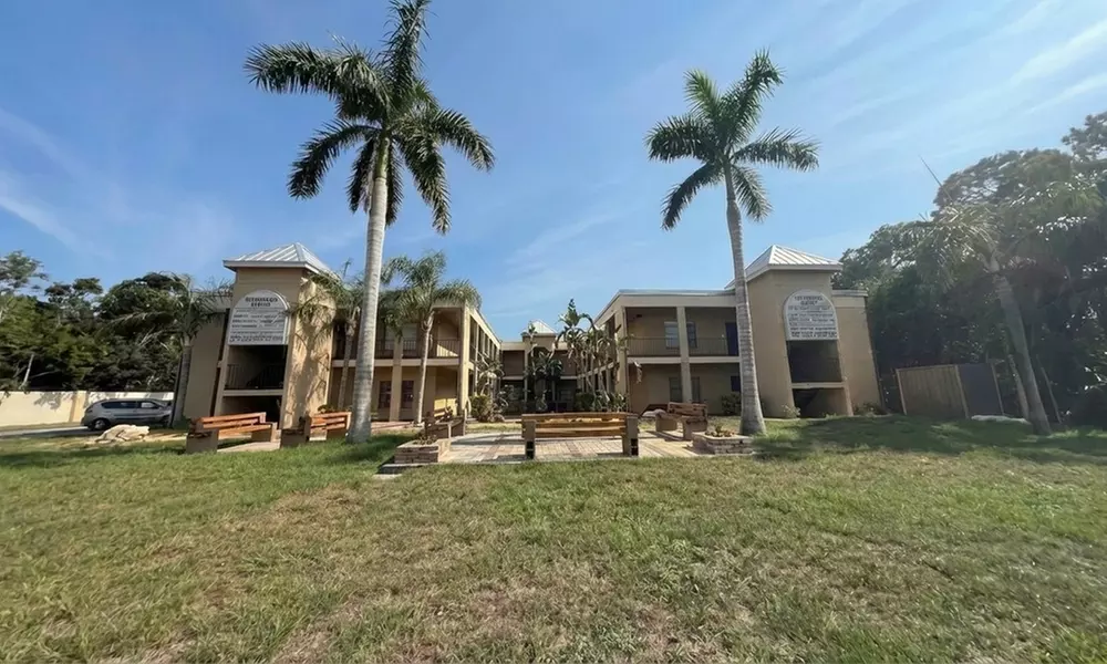 Custom Spray Tan for Face & Body: Natural Sun-Kissed Glow