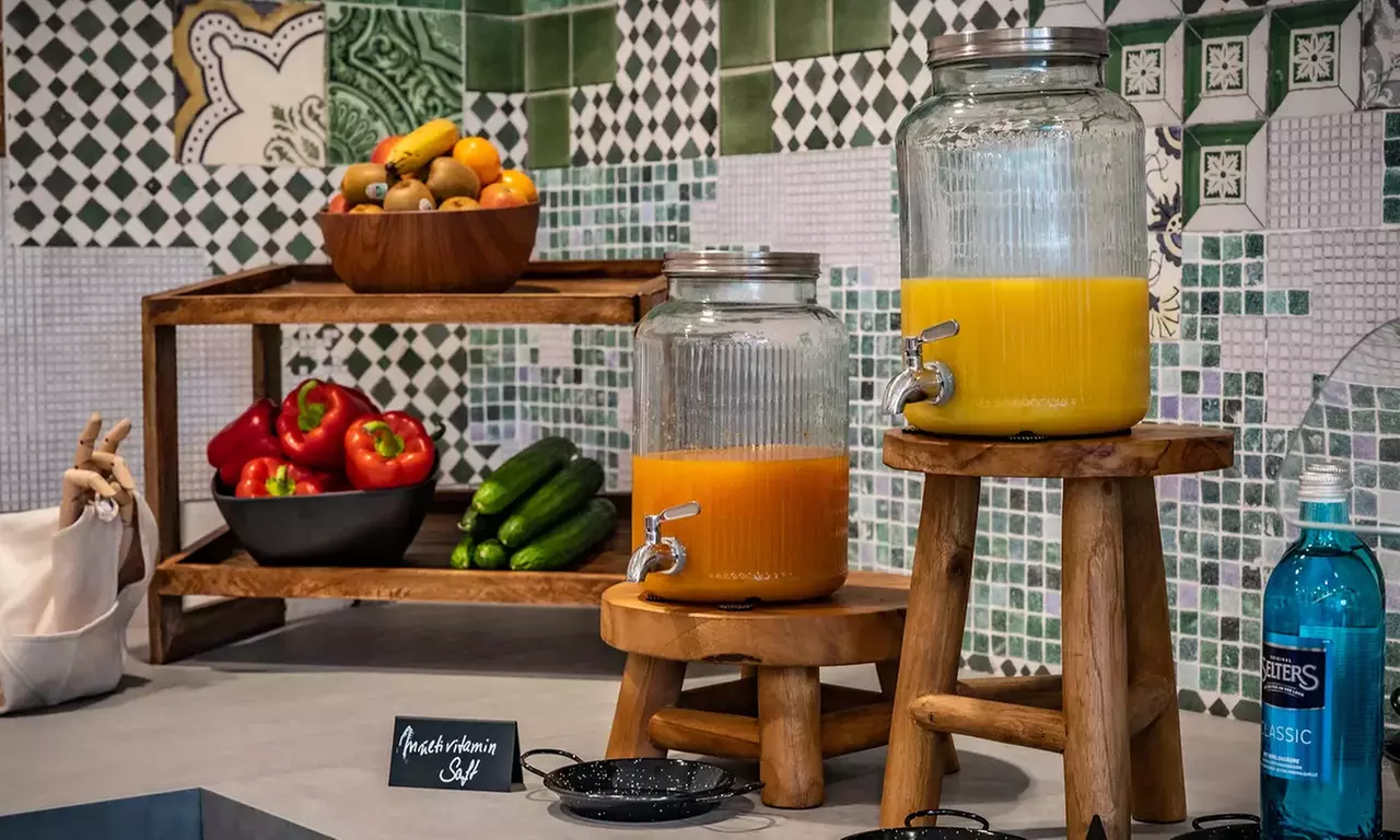 Der perfekte Start in den Tag – Frühstücksbuffet und 1 Glas Sekt für 2 oder 4 Personen (bis zu 34% sparen) - Second Medium