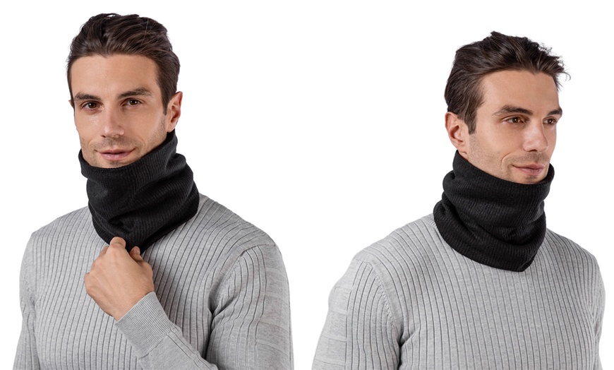 Image 3: Bufanda tipo braga con tejido suave y acanalado e interior afelpado