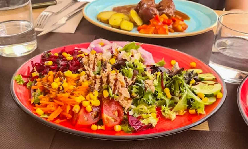 Image 15: Menú completo clásico o prémium para 2 o 4 con opción a vino