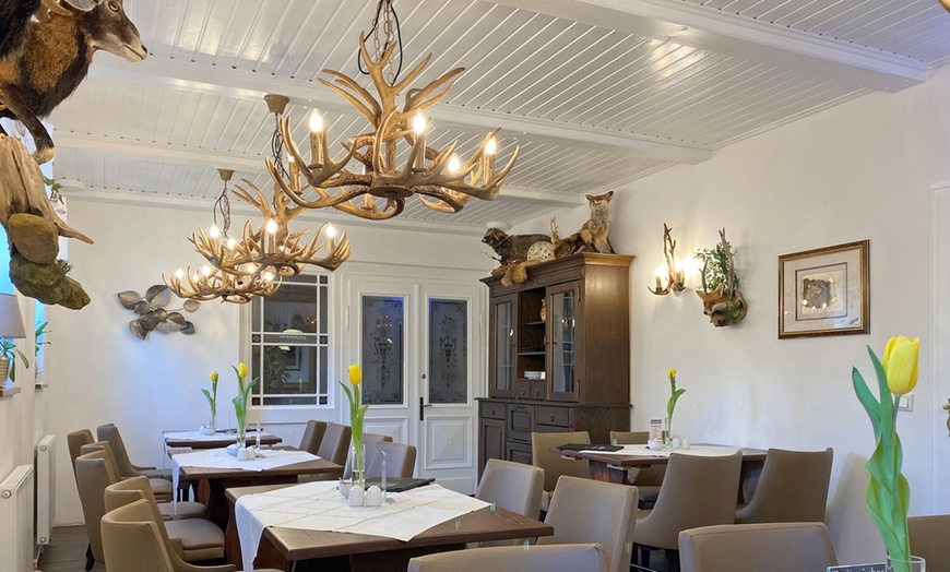 Image 5: 2-/3-Gänge-Menü mit Wild-, Fisch- oder Veggie-Gericht für 1 - 4 Pers.