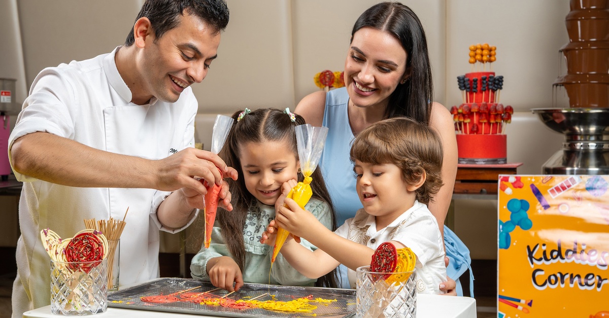 5* Saturday Brunch With Soft Drinks For One Child Or Up To Four Adults 5* Saturday Brunch With Soft Drinks For One Child Or Up To Four Adults