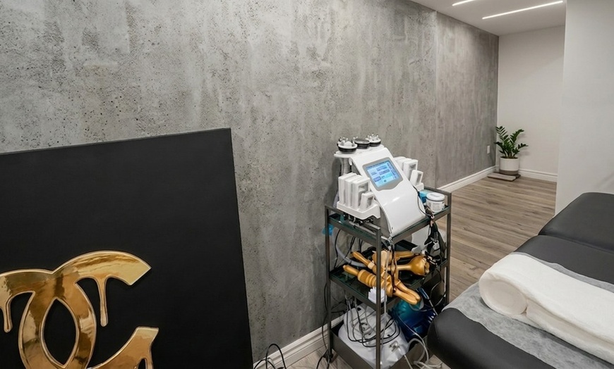 Image 6: Body Sculpting & Cellulite Reduction to Boost Contours & Confidence