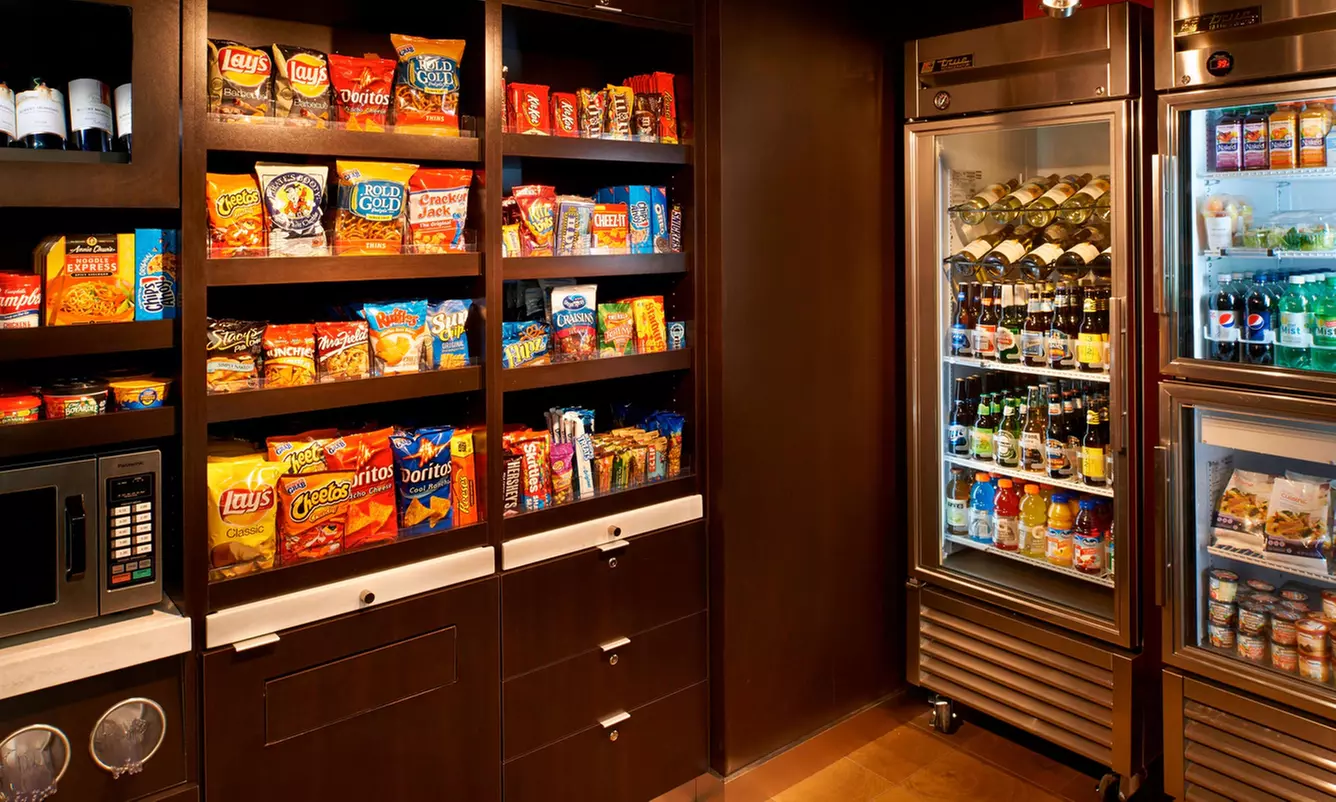 Relax in Comfort Just Minutes from Chicago's Famed Music Venue